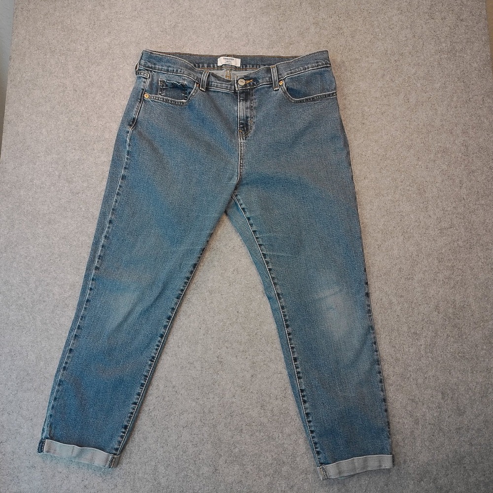 Denizen from Levis Boyfriend Jeans Medium Wash Blue Denim Mid Rise Size 14/32